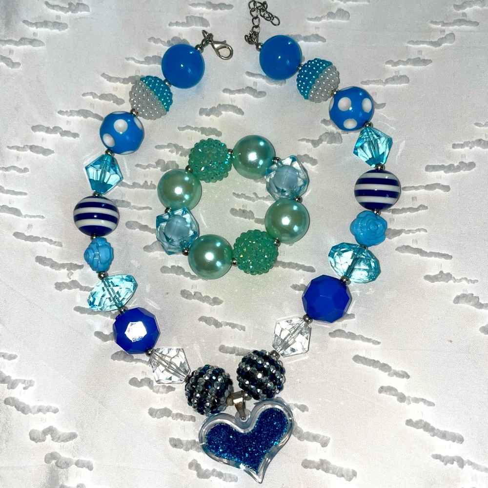 EUC Girls Costume Jewelry Set Necklace Bracelet Blue Sparkles